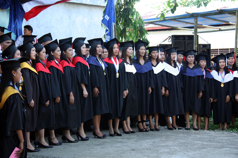 cameleon-association-philippines-france-aide-aides-aux-jeunes-filles-victimes-dagressions-sexuelles-violees-metoo-me-too-moi-aussi-6Shalines-graduation