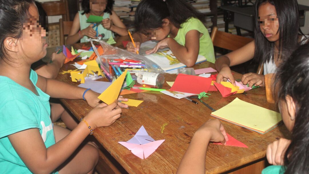 Adeline activite origamis a cameleon